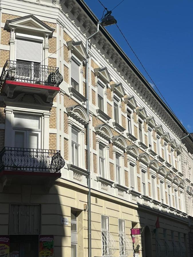 Budapest Central Andrassy Apartment Exteriör bild